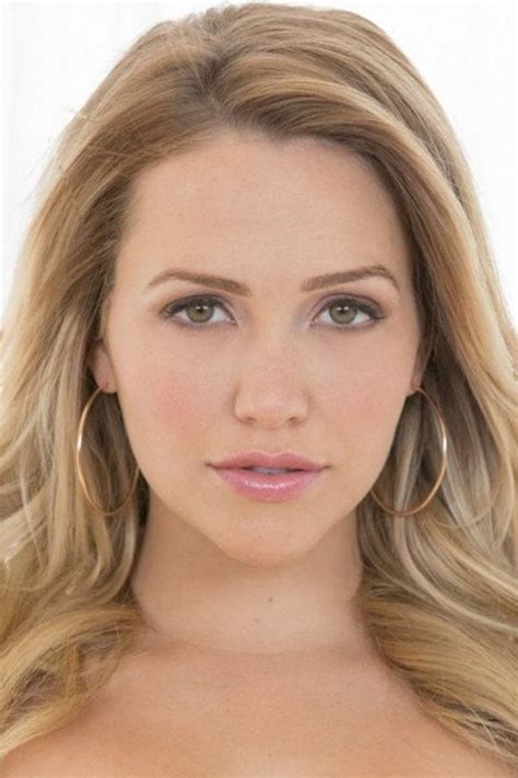 videos de mia malkova|Mia Malkova Porn Videos 